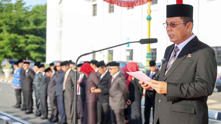 Gubernur Ansar Ahmad Pimpin Upacara Hari Otonomi Daerah ke-30 di Tanjungpinang