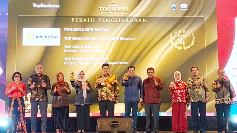 Roby Kurniawan dan BPR Bintan Borong Penghargaan TOP BUMD 2026, Raih Tiga Sekaligus